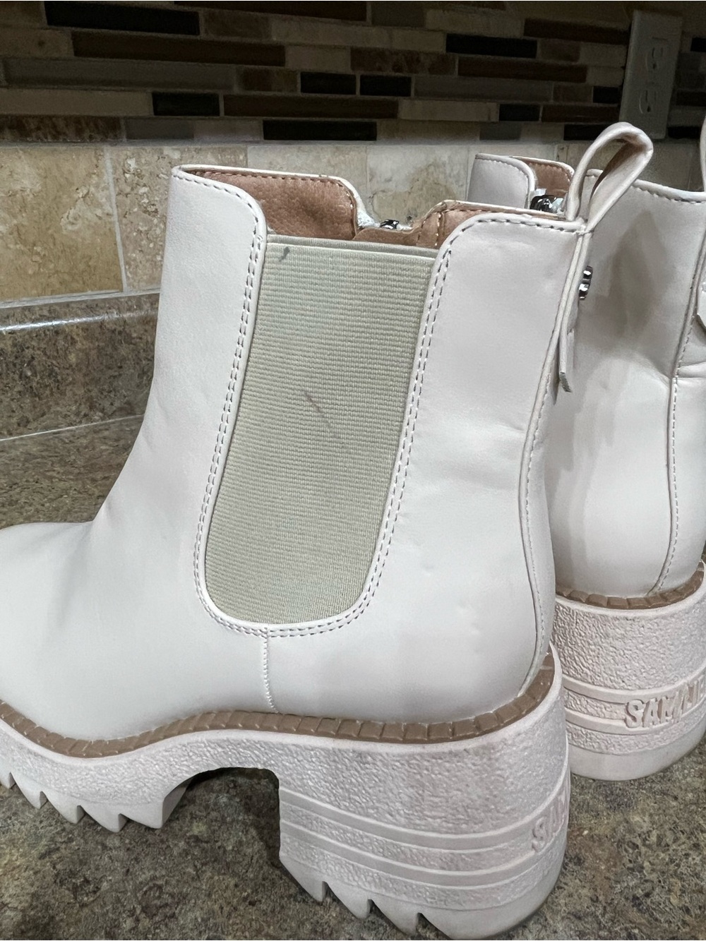 Sam & Libby Off White Chunky Lug Sole Chelsea Boots Zip Ankle Sz 7 Y2K - Picture 5 of 15